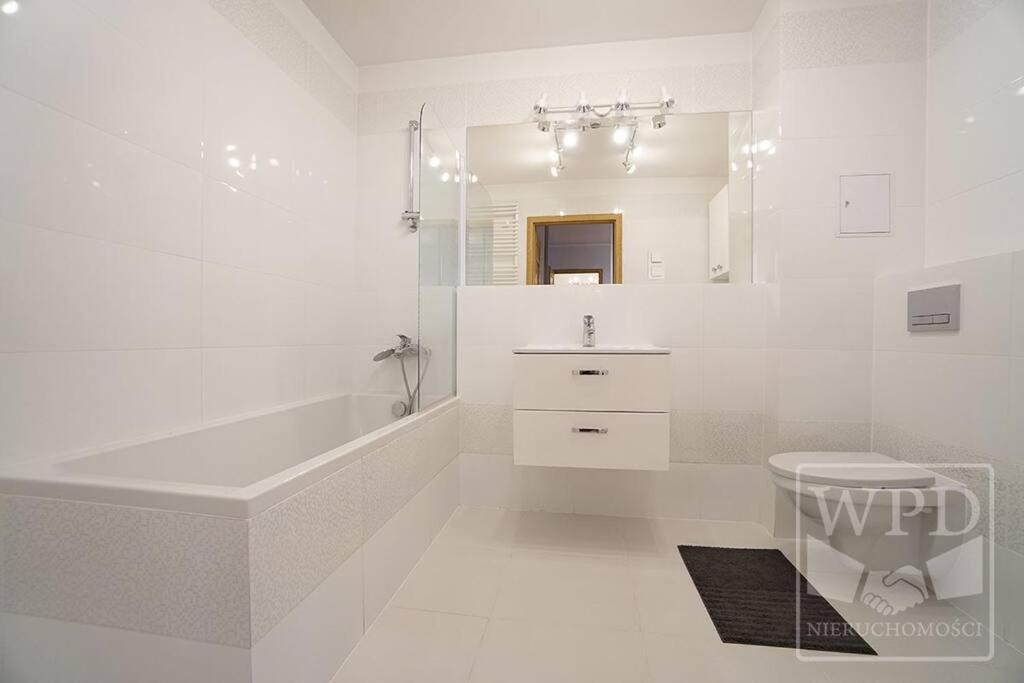 Big Apartment - Old Town - 3 Rooms - Private Parking Вроцлав Екстер'єр фото
