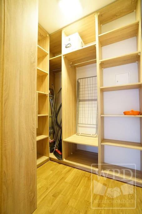 Big Apartment - Old Town - 3 Rooms - Private Parking Вроцлав Екстер'єр фото