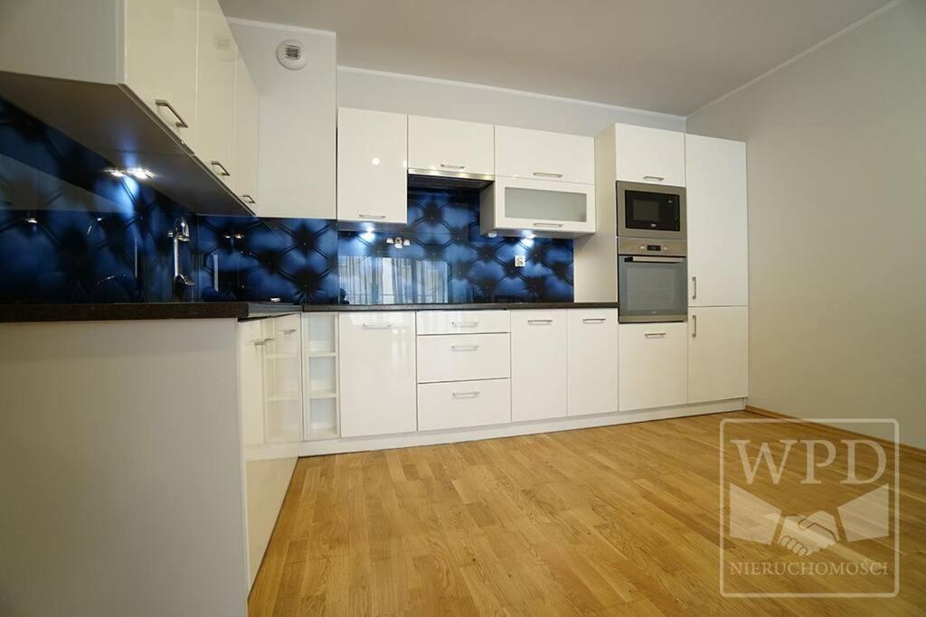 Big Apartment - Old Town - 3 Rooms - Private Parking Вроцлав Екстер'єр фото