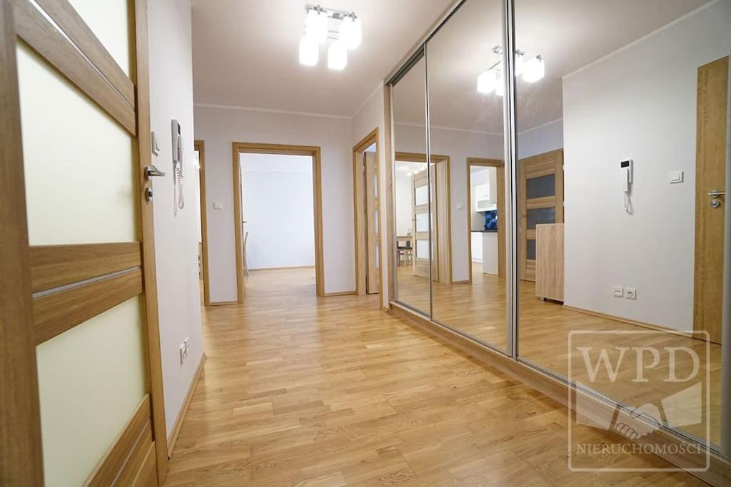 Big Apartment - Old Town - 3 Rooms - Private Parking Вроцлав Екстер'єр фото